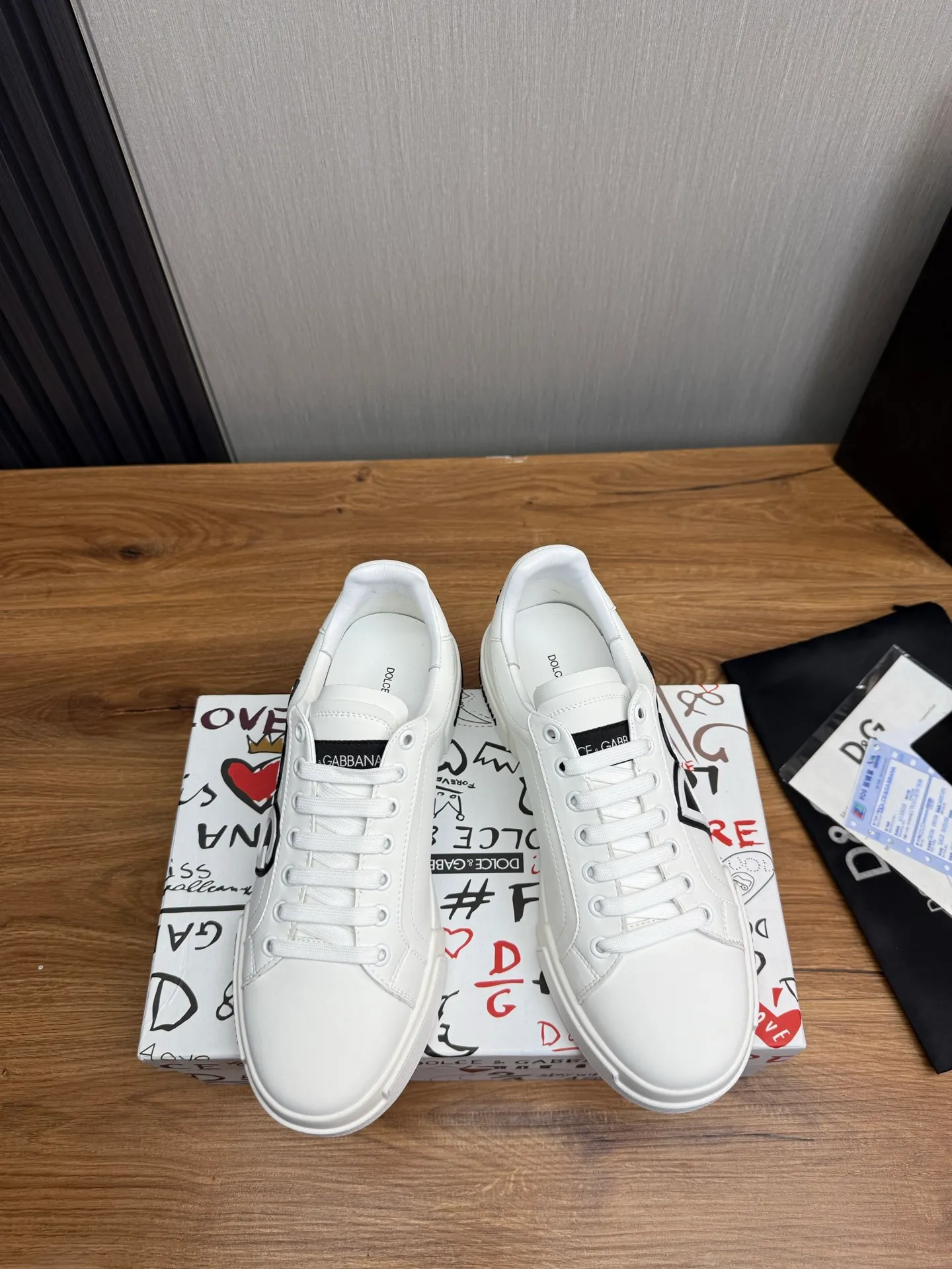 Men's men's shoes💰460💰Dolce & gabbana (DG) official website synchronized new models💥1 fashion hot models: 1 exclusive mold opening ✅ imported cowhide for the upper, unique brand style logo upper 💥sheepskin foot pads 🐑original private mold outsole ✔️36-44 (38.45 custom-made, non-refundable)